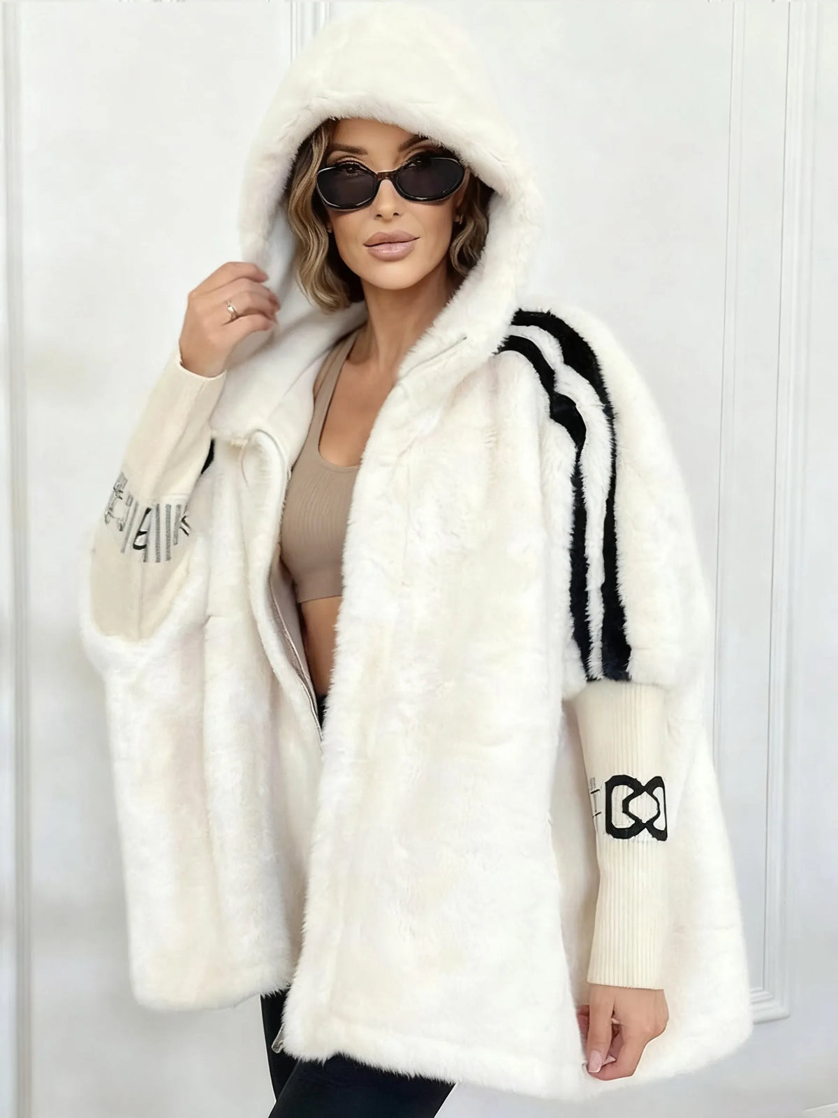 Lona™ | Comfortable Hooded Winter Coat